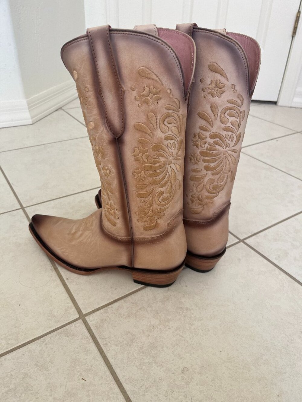 Ferrini Grace Natural Snip Toe New Women's Boots, Size 10 NWT